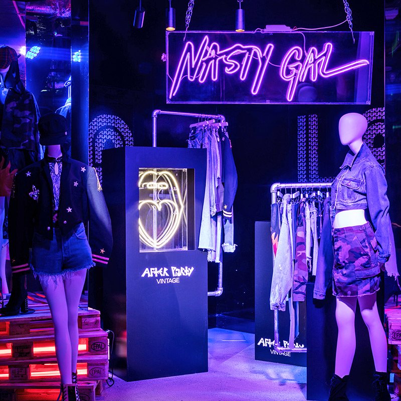 Nasty Gal Pop-up Display